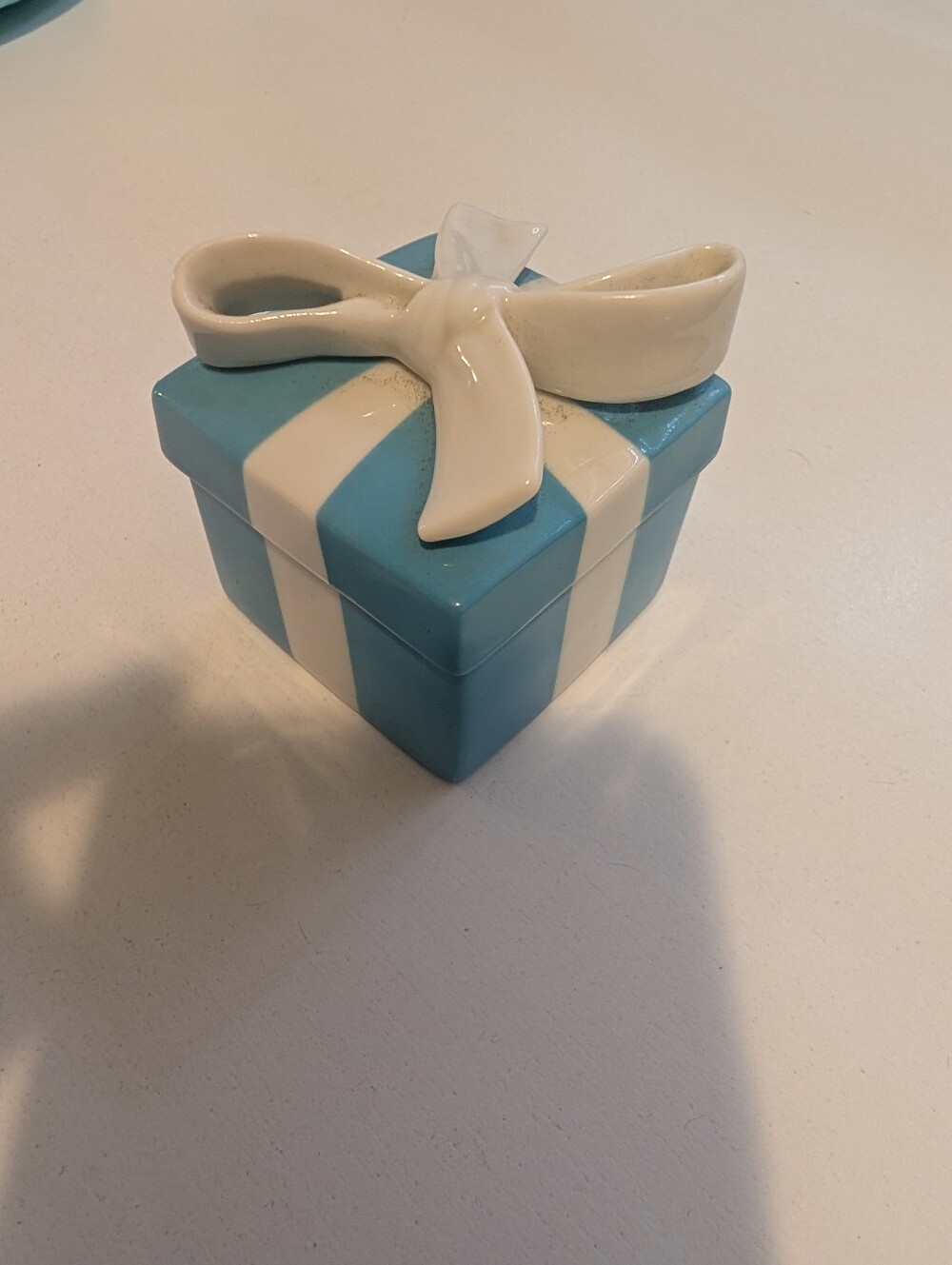 Tiffany & Co. Porcelain Gift Trinket Box in Tiffany Blue and White